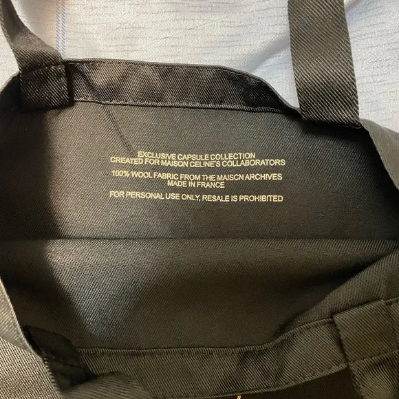 Celine Triomphe Tote GWP - Picture 2 of 2